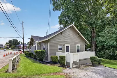 1070 Forest Ave, Stone Mountain, GA 30083 - Photo 6