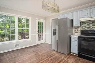 1404 Glenfield Dr, Lawrenceville, GA 30043 - Photo 16