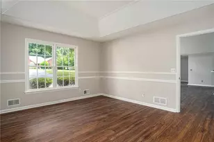 1404 Glenfield Dr, Lawrenceville, GA 30043 - Photo 18