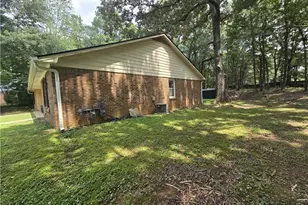280 Rock Island Ln, Ellenwood, GA 30294 - Photo 4
