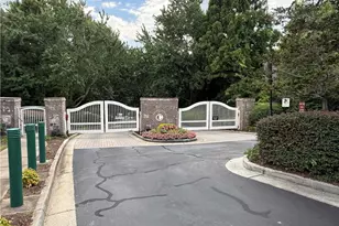 2165 Yancey Ln NE, Atlanta, GA 30319 - Photo 4