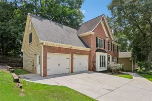 1010 Fairwood Ln, Acworth, GA 30101 - Photo 2