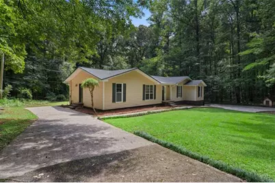 419 Marcella Avenue, Sharpsburg, GA 30277 - Photo 2
