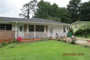 1340 Sagewood Cir, Stone Mountain, GA 30083 - Photo 2