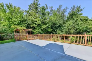 220 Nichols Dr, Suwanee, GA 30024 - Photo 60