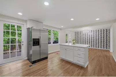 9470 Hillside Drive, Roswell, GA 30076 - Photo 10
