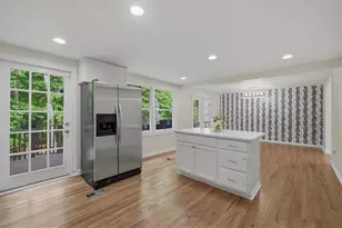 9470 Hillside Dr, Roswell, GA 30076 - Photo 10