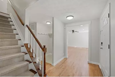 9470 Hillside Drive, Roswell, GA 30076 - Photo 4
