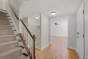 9470 Hillside Dr, Roswell, GA 30076 - Photo 4