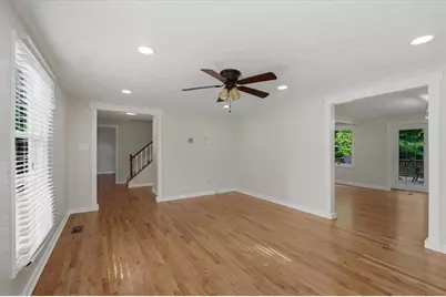 9470 Hillside Drive, Roswell, GA 30076 - Photo 6