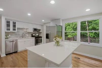 9470 Hillside Drive, Roswell, GA 30076 - Photo 12