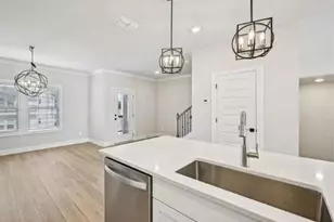 411 Elise Wy, Lawrenceville, GA 30045 - Photo 4