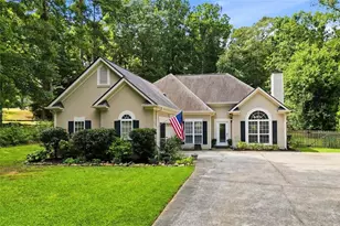 142 Laurel Creek Ct, Carrollton, GA 30117 - Photo 2