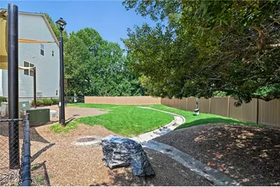 1524 Liberty Parkway NW, Atlanta, GA 30318 - Photo 28