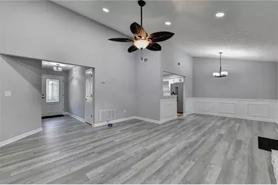 1122 Realm Lane, Lawrenceville, GA 30044 - Photo 10