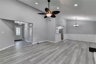 1122 Realm Ln, Lawrenceville, GA 30044 - Photo 10