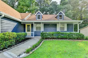 1122 Realm Ln, Lawrenceville, GA 30044 - Photo 4