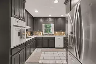 464 Horseshoe Cir SW, Lilburn, GA 30047 - Photo 4