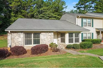 722 Longleaf Drive, Lawrenceville, GA 30046 - Photo 2