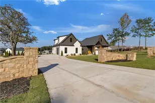 524 Martins Chapel Rd, Lawrenceville, GA 30045 - Photo 1