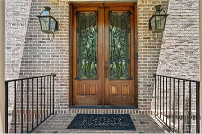 3880 Stratford Walk Circle NE, Atlanta, GA 30342 - Photo 2