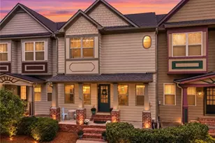 405 Royal Cres Ln E, Canton, GA 30115 - Photo 2