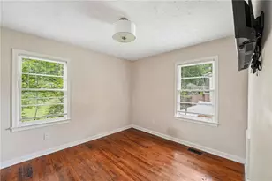 1040 McLinden Ave SE, Smyrna, GA 30080 - Photo 12