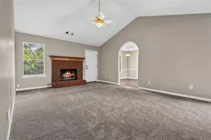 1672 Walters Park Ct, Loganville, GA 30052 - Photo 4