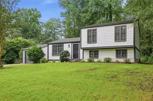3569 Oak Knoll Dr, Marietta, GA 30068 - Photo 2