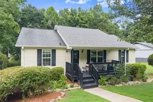 1738 Lanier Springs Dr, Gainesville, GA 30504 - Photo 8