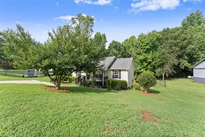 1738 Lanier Springs Drive, Gainesville, GA 30504 - Photo 4
