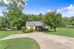 1738 Lanier Springs Dr, Gainesville, GA 30504 - Photo 6