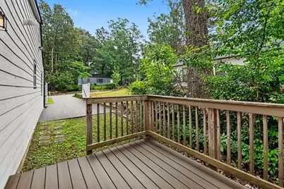 678 Commercial Avenue NW, Atlanta, GA 30318 - Photo 6
