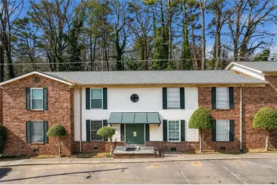 5641 Kingsport Drive #8, Atlanta, GA 30342 - Photo 2