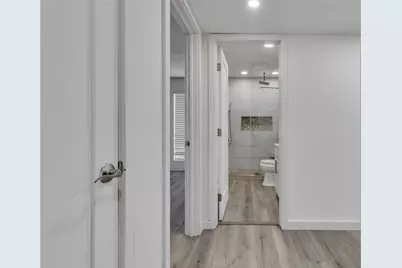5641 Kingsport Drive #8, Atlanta, GA 30342 - Photo 16