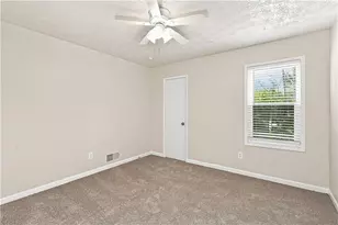 949 Falcon Crest Dr, Lawrenceville, GA 30043 - Photo 14