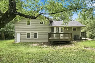949 Falcon Crest Dr, Lawrenceville, GA 30043 - Photo 18