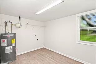 949 Falcon Crest Dr, Lawrenceville, GA 30043 - Photo 20