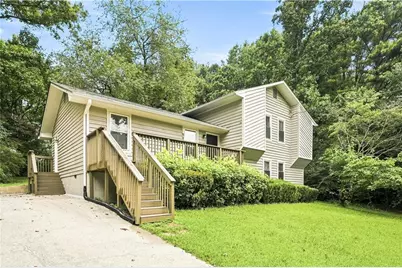 949 Falconcrest Drive, Lawrenceville, GA 30043 - Photo 2