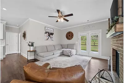 6414 Crosscreek Lane, Flowery Branch, GA 30542 - Photo 8