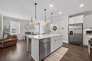 6414 Crosscreek Ln, Flowery Branch, GA 30542 - Photo 4