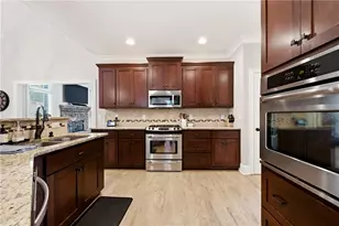 410 Kings Point Dr, Canton, GA 30115 - Photo 16