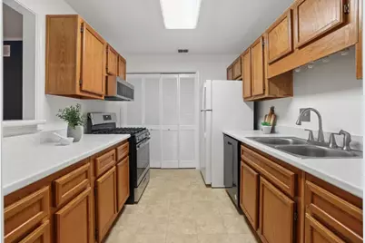 801 Gettysburg Place, Sandy Springs, GA 30350 - Photo 4