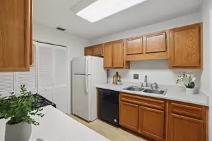 801 Gettysburg Pl, Sandy Springs, GA 30350 - Photo 22