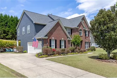 933 Cruce Lake Drive, Hoschton, GA 30548 - Photo 2