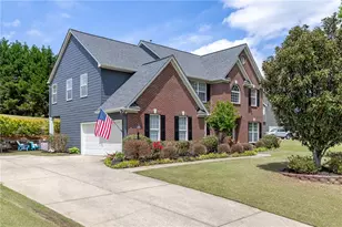 933 Cruce Lake Dr, Hoschton, GA 30548 - Photo 2
