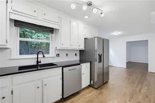 2659 Ashley Dr, Marietta, GA 30064 - Photo 8