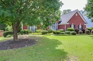 2712 Bogan Creek Dr, Buford, GA 30519 - Photo 2