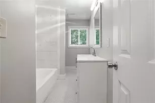 2889 Delray Dr NW, Atlanta, GA 30318 - Photo 12