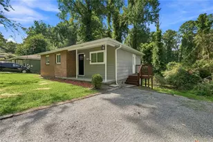 2889 Delray Dr NW, Atlanta, GA 30318 - Photo 2